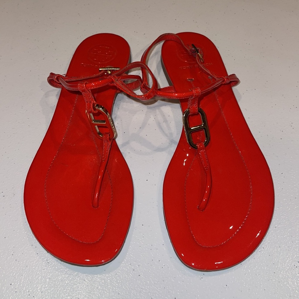 Tory Burch red gold patent leather sandal - Picture 3 of 6